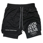 Herren-2-in-1-Lauf-Workout-Shorts mit Druck, Christian Gym Athletic Performance Shorts mit Handytasche und Handtuchschlaufe, Activewear
