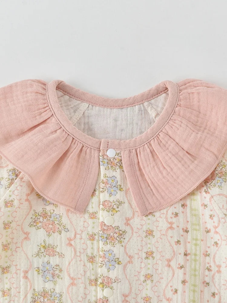 Baby Bodysuit Sommer 2026 Blumendruck Baumwolle Peter-Pan-Kragen Puffärmel Strampler für Mädchen Weiches atmungsaktives Outfit