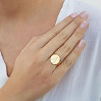 Personalisierter Damen-Siegelring, klobiger runder Initialen-Stempel, Edelstahl-Punk-Candid-Modeschmuckgeschenk für Mädchen
