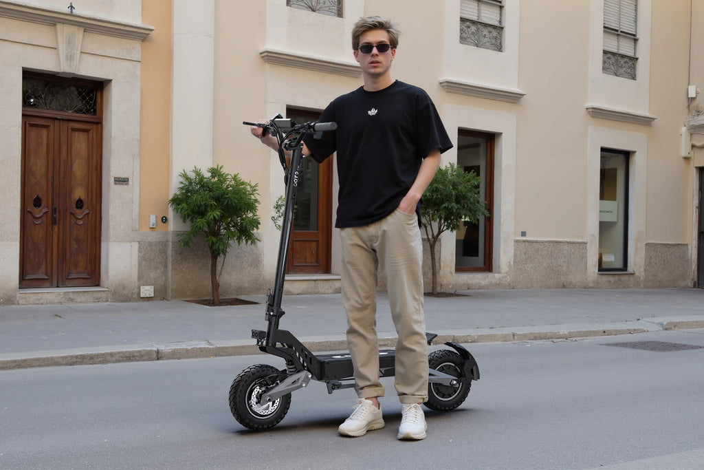 T10 Tragbarer E-Scooter 900W Spitzenleistung 48V 13.5/18 Ah Akku Elektroroller für Erwachsene 11 Zoll Offroad-Reifen Elektroroller