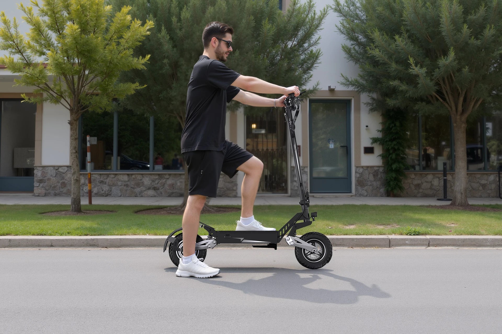 T10 Tragbarer E-Scooter 900W Spitzenleistung 48V 13.5/18 Ah Akku Elektroroller für Erwachsene 11 Zoll Offroad-Reifen Elektroroller
