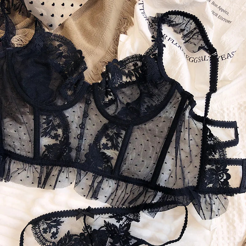 Heißer Verkauf Französisches sexy Dessous-Set für Damen, ultradünner transparenter BH und Höschen-Set, besticktes Spitzen-Form-Camisole-Unterwäsche-Set