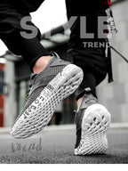 Sommer Herren Schwarze Hohl-Mesh-Sneaker Mode Atmungsaktive Leichte Freizeit-Gehschuhe Bedruckte Sohle Outdoor-Sport-Schuhe