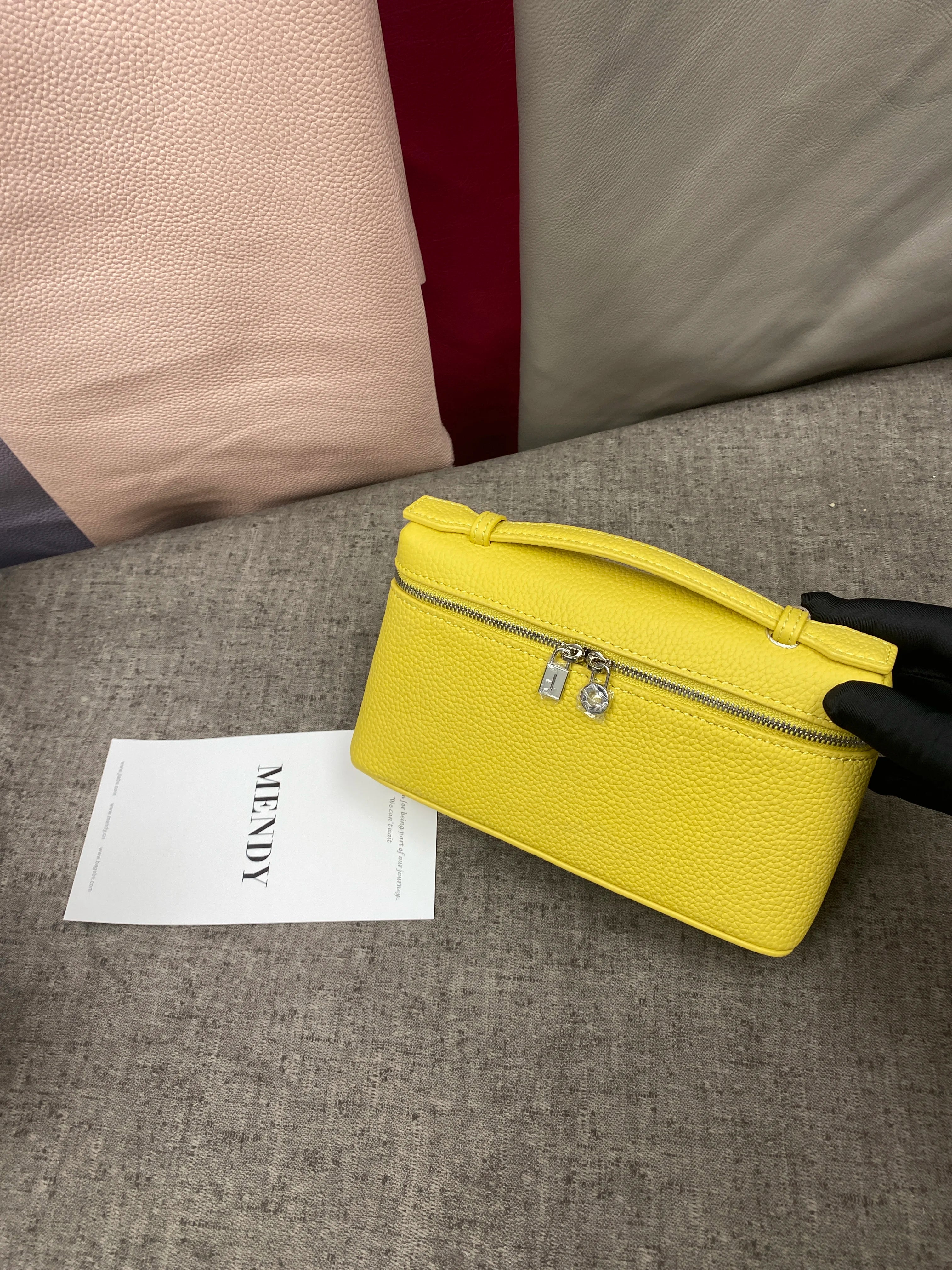 Neue Handtasche aus echtem Leder LP19 für Mobiltelefone für Damen. Exklusiv für Damen, mit luxuriösem Design und kompakter und exquisiter Optik.