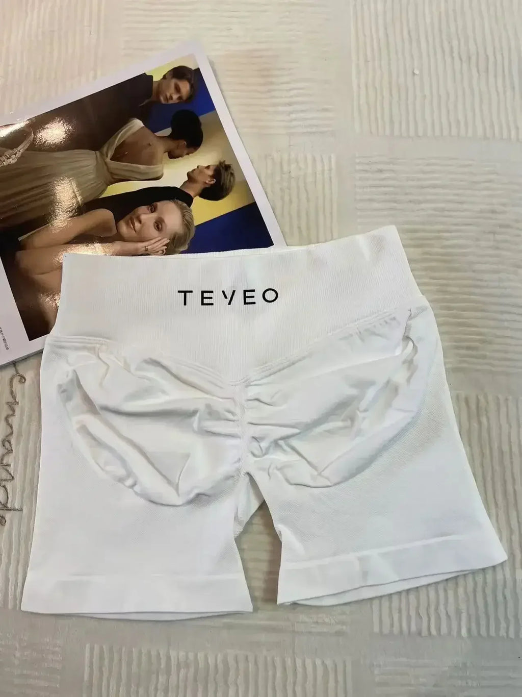 TEVEO Damen Yoga Shorts Dehnbar Atmungsaktiv Peach Butt Lift Fitness Laufshorts High Waist Stretch Schweißableitend