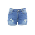 Kurze Jeansshorts mit mittlerer Taille und Rissen. Bequeme kurze Jeans im neuen Stil personalisierter Streetfashion für Damen im Sommer