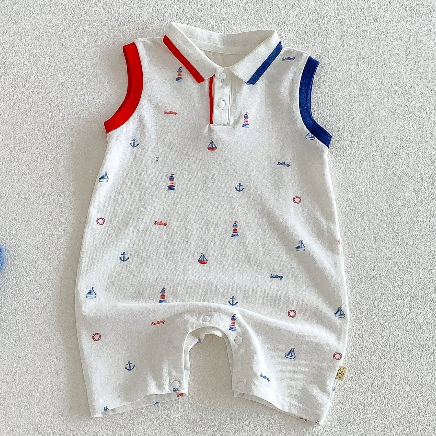2026 Neue Sommer-Babykleidung 0-2 Jahre Cartoon-Print Ärmelloser Polo-Strampler Atmungsaktives Mesh-Gewebe mit Knopfleiste und Druckknopfverschluss