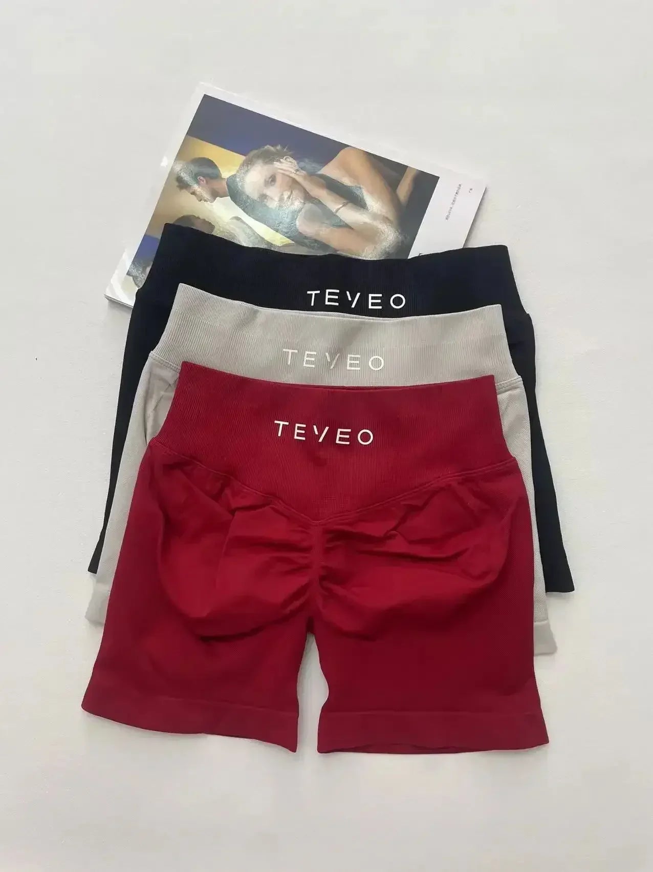 TEVEO Damen Yoga Shorts Dehnbar Atmungsaktiv Peach Butt Lift Fitness Laufshorts High Waist Stretch Schweißableitend