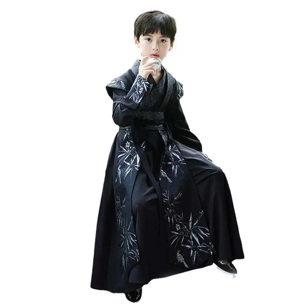 Gut aussehende Jungen Verbesserter Hanfu Orientalischer chinesischer Stil High-End Tang Anzug Kinderauftritt Schwertkämpfer Traditionelles altes Kostüm