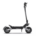 T10 Tragbarer E-Scooter 900W Spitzenleistung 48V 13.5/18 Ah Akku Elektroroller für Erwachsene 11 Zoll Offroad-Reifen Elektroroller