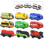 Magnetischer elektrischer Zug Lokomotive Holzeisenbahn Schlitz Diecast Eisenbahn mit zwei Waggons Zug Holz Kinderspielzeug Biro Leduo Strecke