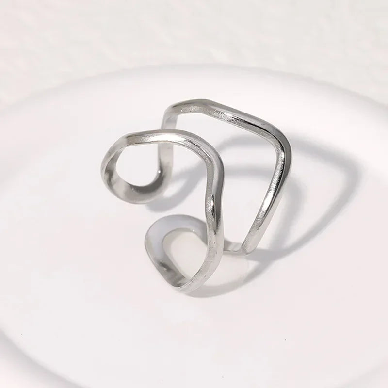 LATS Edelstahl Goldfarbene Ringe für Damen und Herren 2024 Farbecht Beliebte Party Personalisierte Überzogene Charms Schmuck Geschenke