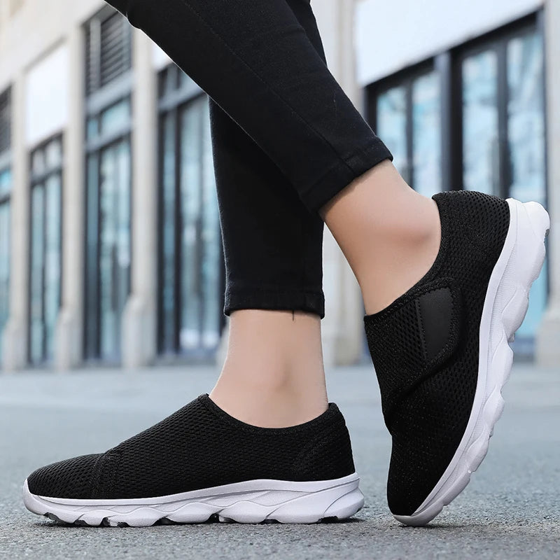 Neue lässige orthopädische Schuhe für weite Füße, geschwollene Füße, Daumenballen, regulierbare weiche bequeme Diabetiker-Gehschuhe