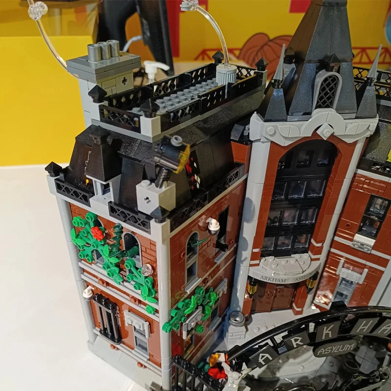 2953 Teile 76300 Arkham Asylum Kompatibles Bauset Geburtstags- und Weihnachtsgeschenk für Kinder und Erwachsene Schneller Versand