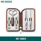 MR.GREEN Premium Maniküre-Set: Profi-Edelstahlwerkzeuge mit klaren Linien & reisefertigem Design, tragbare Tasche