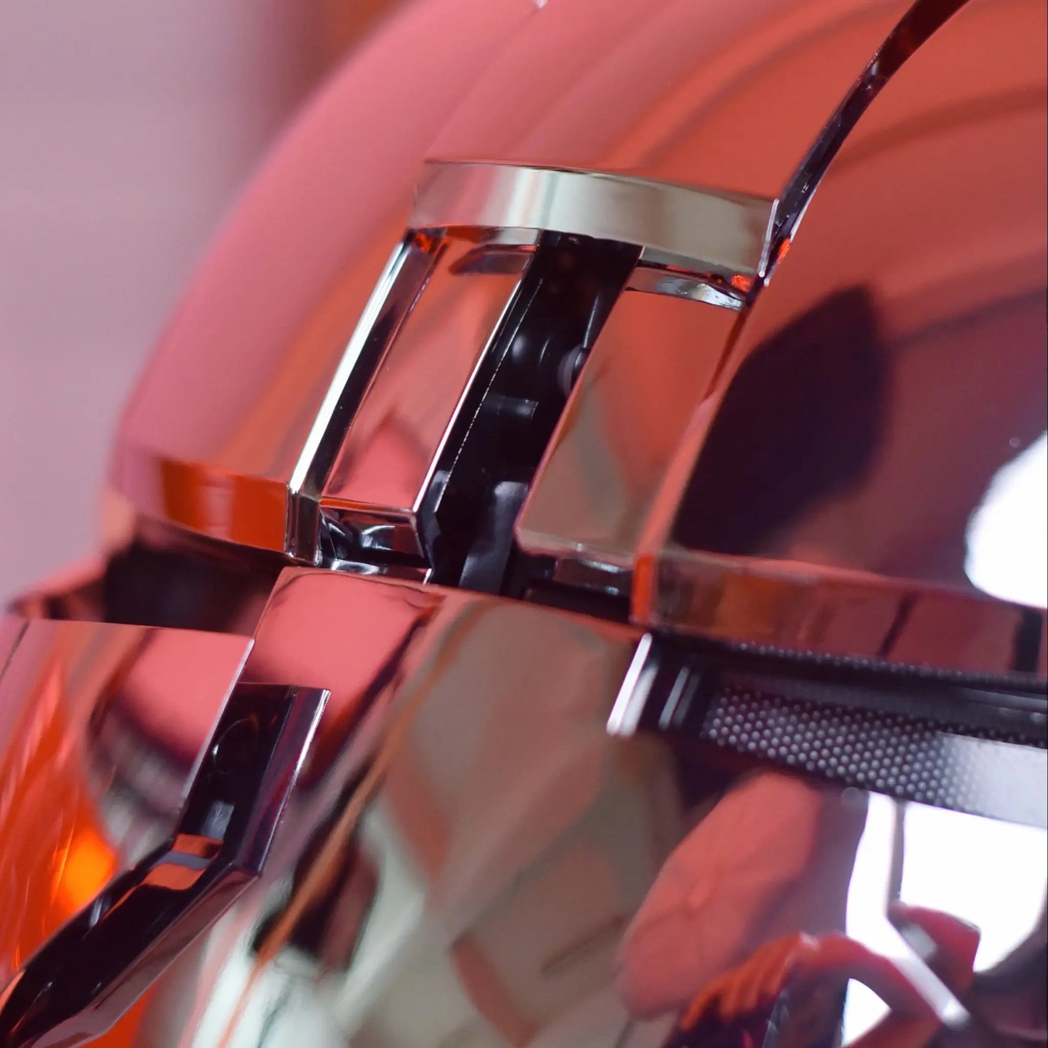 Neuer AutoKing 1:1 Mk5 Iron Man Helm Cosplay Sprachsteuerung Augen mit Licht Modell Spielzeug für Erwachsene Elektrisch tragbar Weihnachtsgeschenk