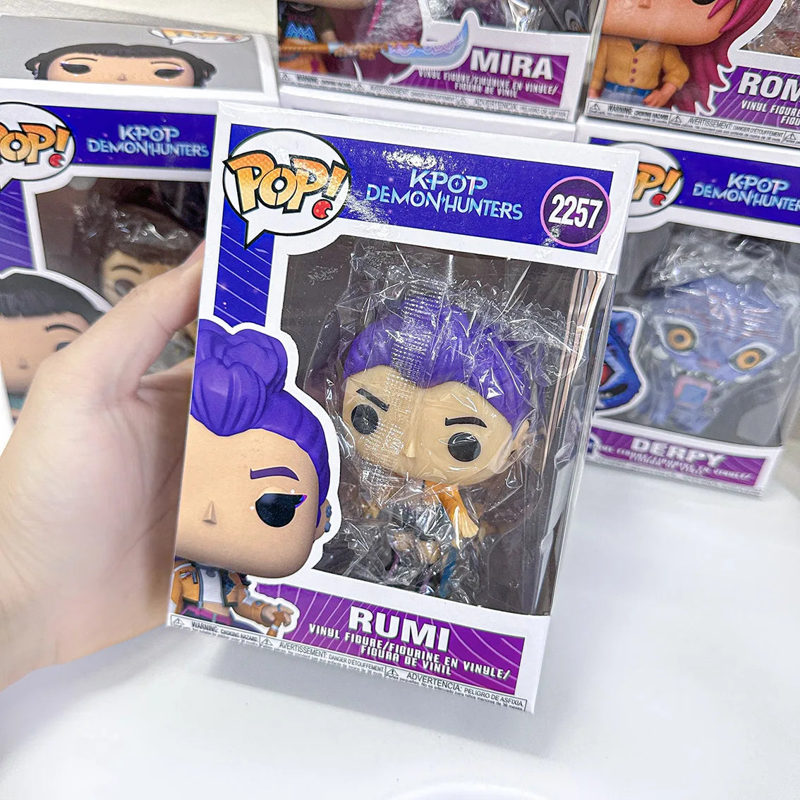 Funko POP KPOP Hexenjäger-Gruppe Trendiges Handheld-Büroperipherie-Spielzeug-Cartoon-Modell-Ornamente Jungen-Geburtstagsgeschenk