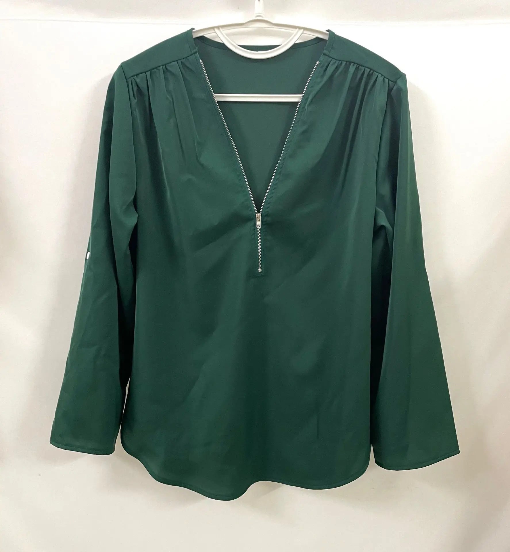 2024 Qualität Heißer Verkauf Plus Size Tiefer V-Ausschnitt Damenbluse Chiffon Coole lockere Hemd Mode Freizeit Damen Tops Sexy Reißverschluss Pullover