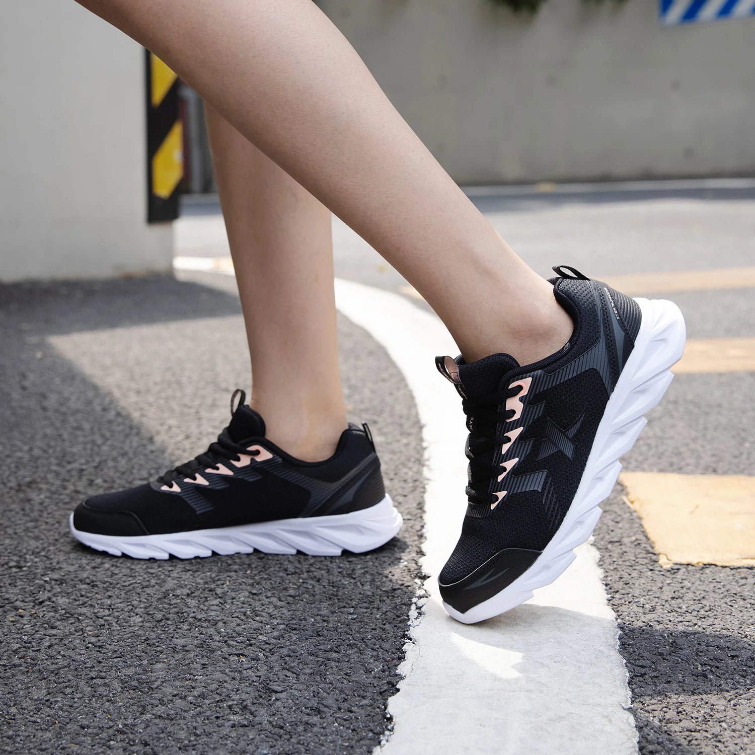 Xtep Damen Laufschuhe Verschleißfeste Freizeit-Sportschuhe Für Damen Winter Tennis Sneaker Damen Weiß 879318110073