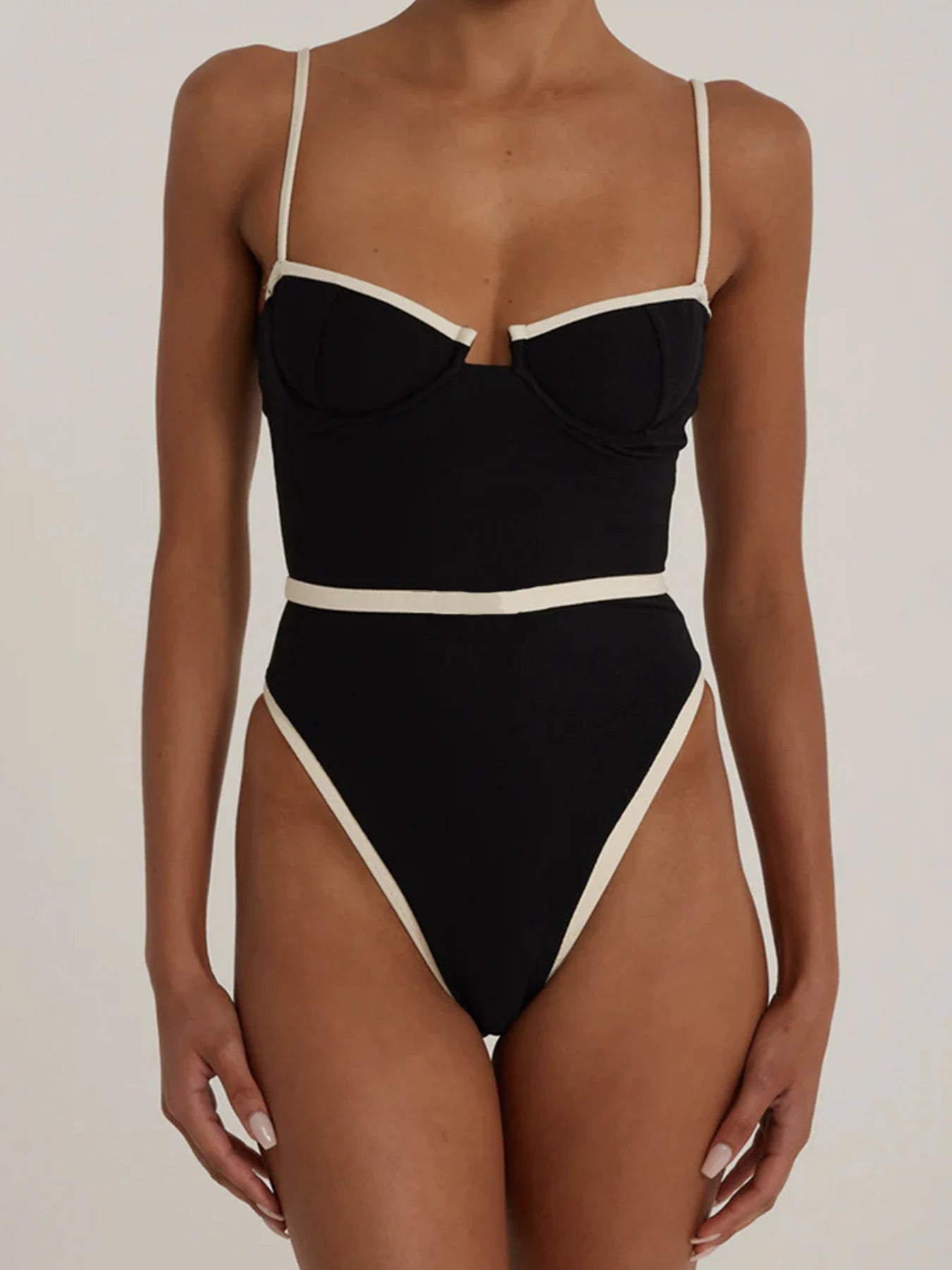 2024 Neu Schwarz-Weiß Kontrastfarbe Einteiliger Badeanzug Für Damen Push Up Bademode Bodysuit Monokini Badeanzug Strandmode Zweitbild