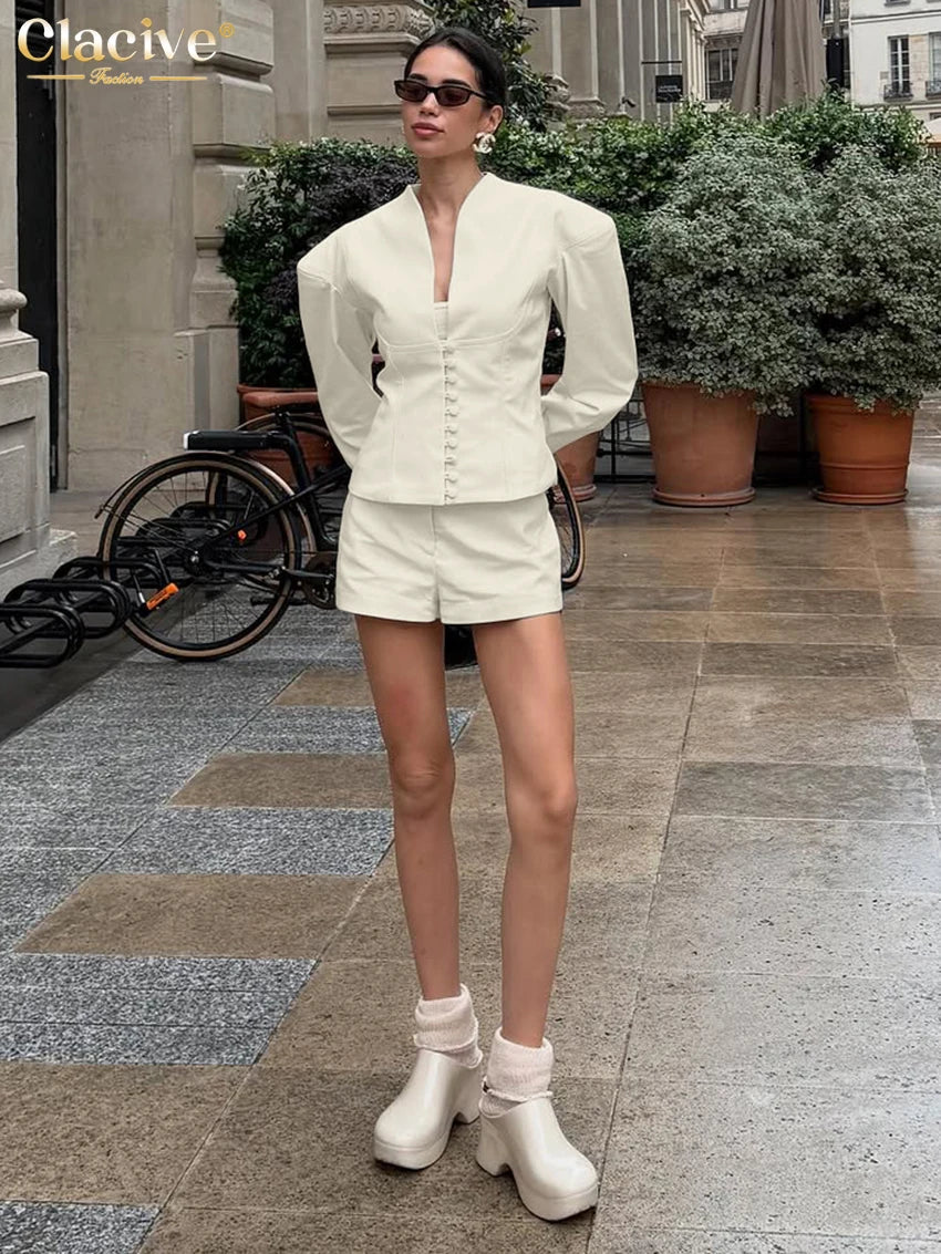 Clacive Fashion Locker Zweiteiler für Damen, Beige, 2025, sexy Langarmshirt mit High-Waist-Shorts, Set, weibliche Streetwear