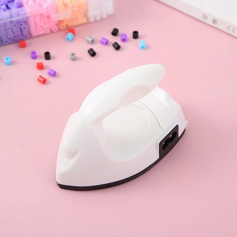 Mini-Bügeleisen EU-Stecker Handgefertigtes DIY Elektro-Bügeleisen Bastelwerkzeug Bügelperlen-Werkzeug Kreativ zum Bügeln von Kleidung Wäschegerät