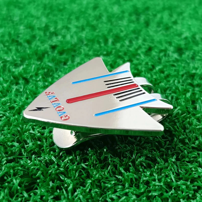 1 Stück Golf Putting Ausrichtung Zielwerkzeug Ballmarker mit magnetischem Hutclip Flugzeugmuster, Golf Trainingszubehör, für Golfer