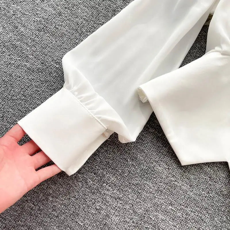 Weiße Freizeit Bluse mit Polokragen Knopfleiste Puffärmeln Geradem Schnitt für Damen Kurzarm Hemd Weibliche Kleidung Oberteile 2024 Mode