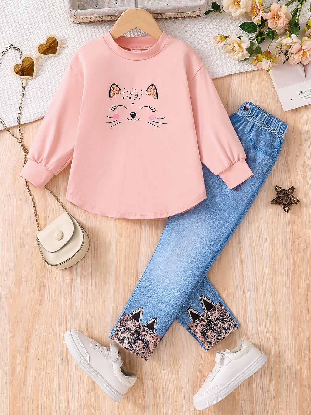 Frühling und Herbst Mädchen Mode süßes 2-teiliges Set mikro-elastisch rosa Rundhals Cartoon Langarm Imitation Jeans Slim-Hose Kl
