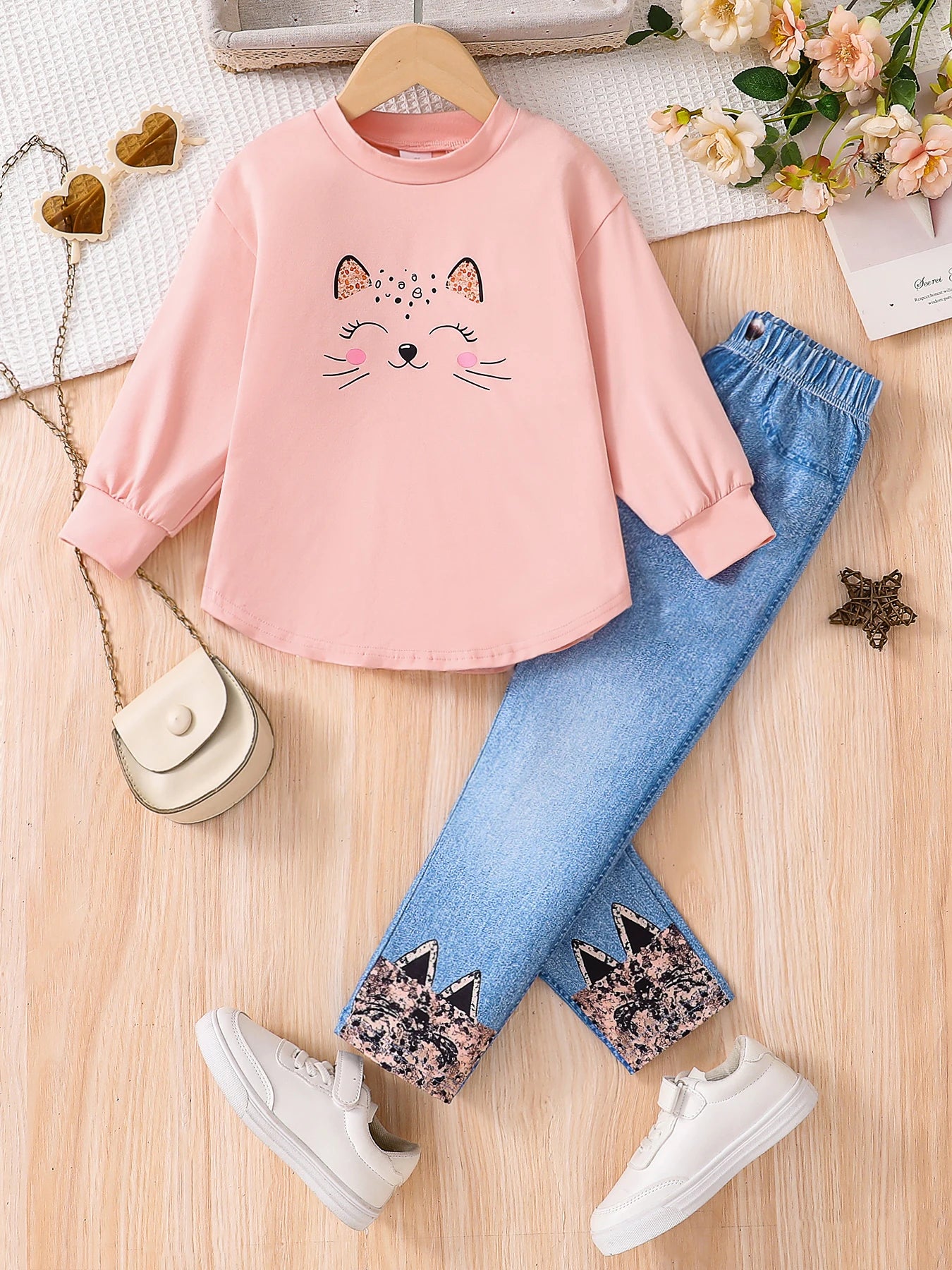 Frühling und Herbst Mädchen Mode süßes 2-teiliges Set mikro-elastisch rosa Rundhals Cartoon Langarm Imitation Jeans Slim-Hose Kl
