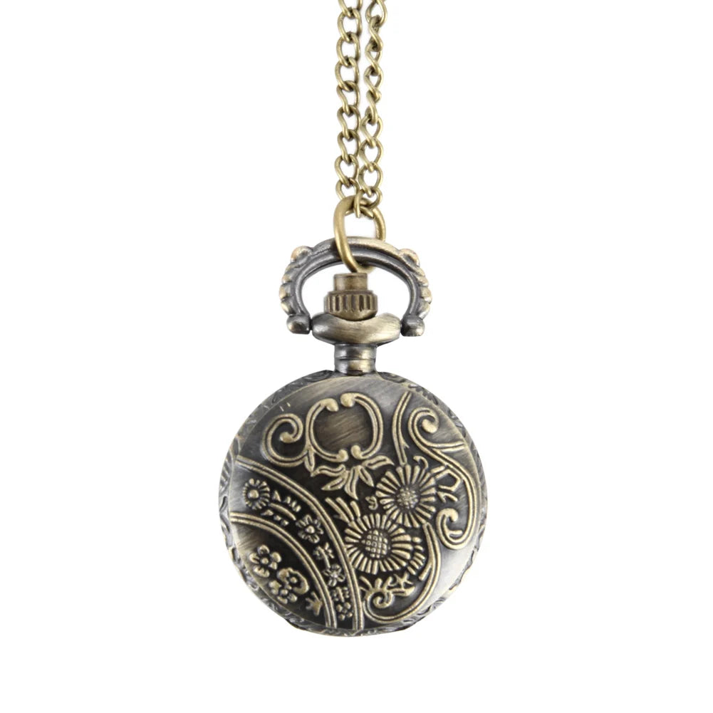 Fashion Vintage Relief Horse Pocket Watch On Chain Vintage watches Quartz Alloy Necklace Pendant Clock Gifts for women