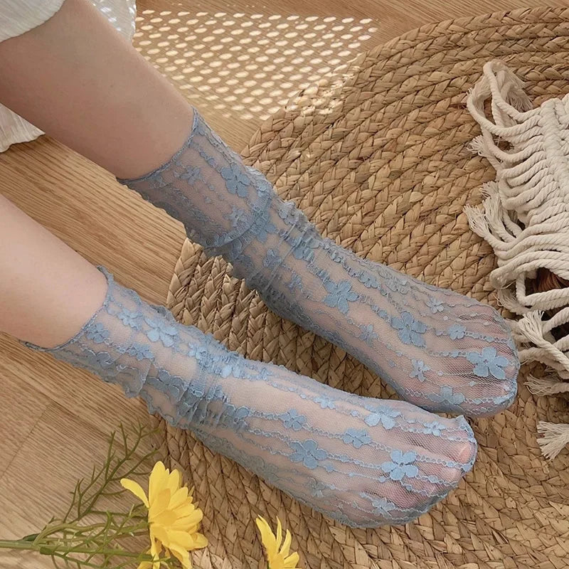 Damen Harajuku Kawaii Atmungsaktive Transparente Blumen-Spitzensocken Süße Mesh-Fischnetzsocken Weiche Lustige Socken Strumpfwaren