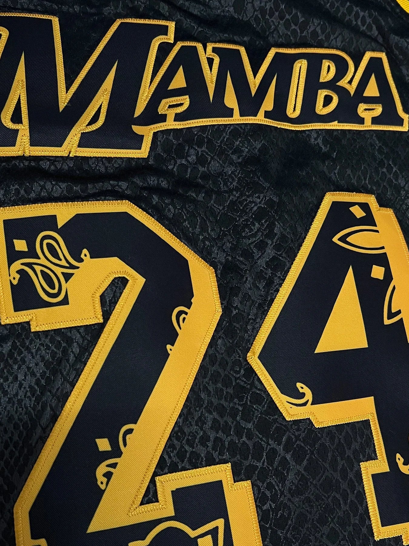Herren ärmelloses Basketballtrikot, Schlangenhaut-Weste mit gesticktem Schriftzug, locker sitzend, Sportuniform für Herrenbekleidung im Sommer