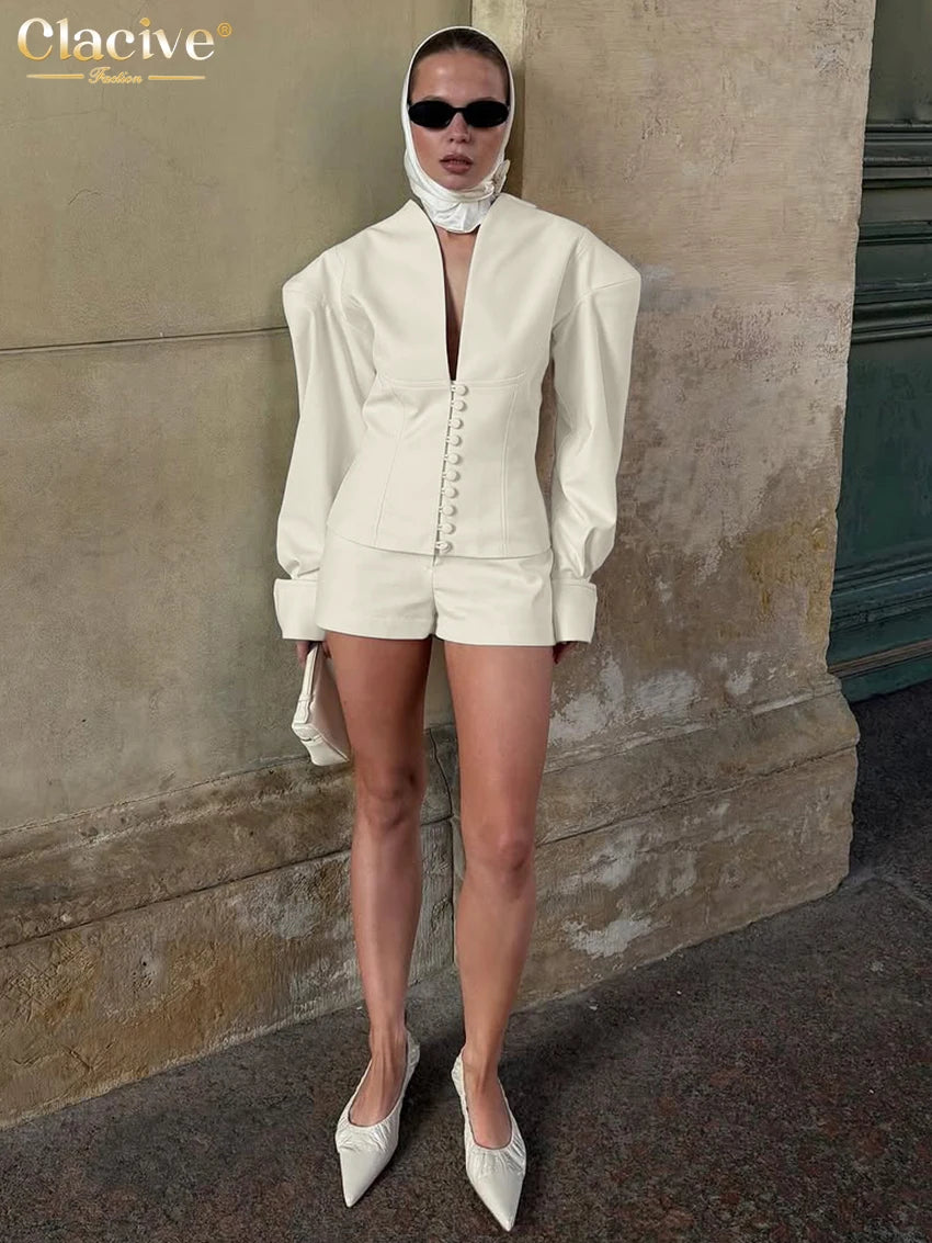 Clacive Fashion Locker Zweiteiler für Damen, Beige, 2025, sexy Langarmshirt mit High-Waist-Shorts, Set, weibliche Streetwear