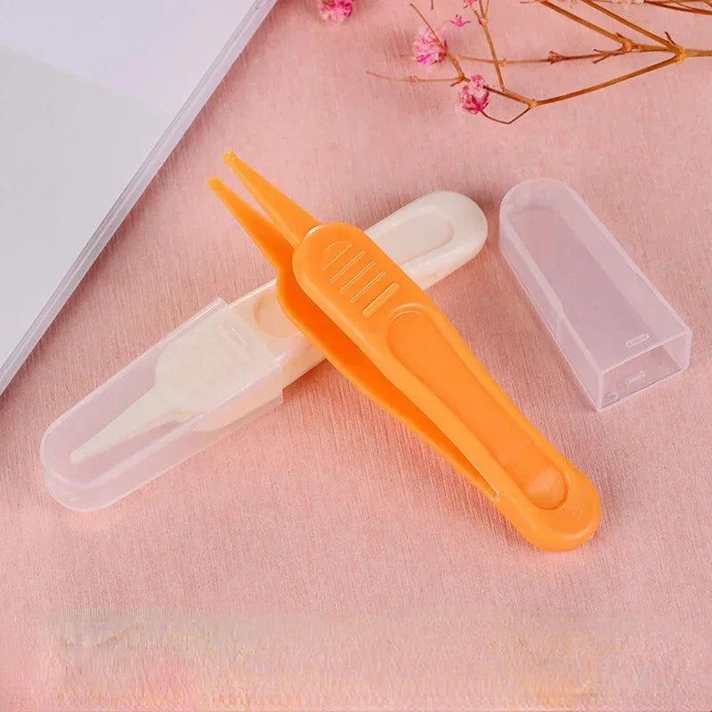 Babynasenreiniger Kleinkind Nasenhöhlenpflegebedarf Kinder Sicherheitszange Reinigungszange Baby Essentials Pinzette aus Kunststoff