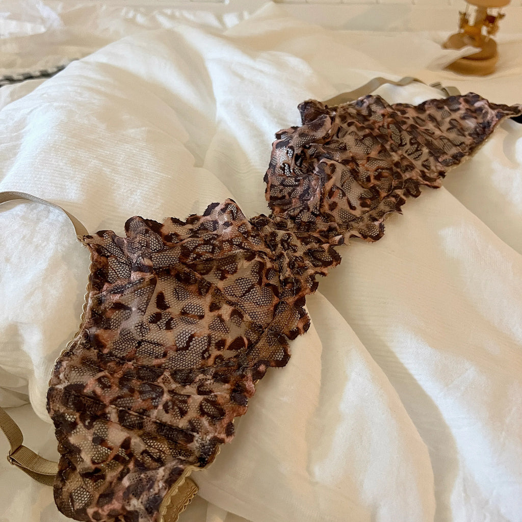 Französische sexy Unterwäsche, dünner Leopardendruck, transparente Dessous, bequeme, geraffte Bügel-BH-Set für Damen, String